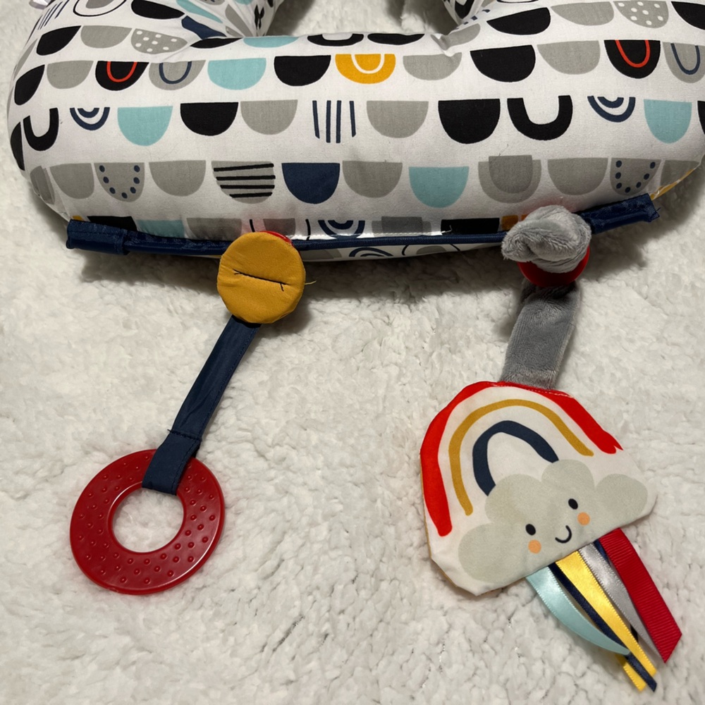 Boppy Tummy Time Prop Pillow - Black
White Rainbow - Picture 4 of 6